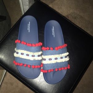 🌸 One Day Sell Pom Pom Slides